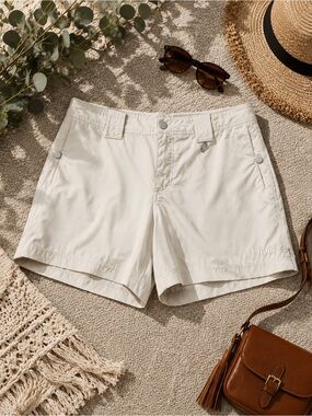 Huk Women’s Performance Shorts Size XL EUC Fishing Outdoor Coastal Neutral